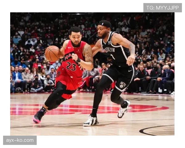 锋线对决再升级：凯恩与莱万状态回勇，谁将主宰赛场？