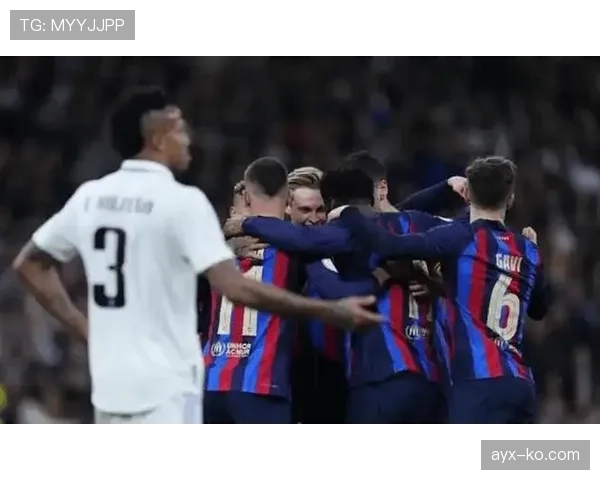 西甲焦点战：巴萨皇马再度交锋，状态回暖引关注