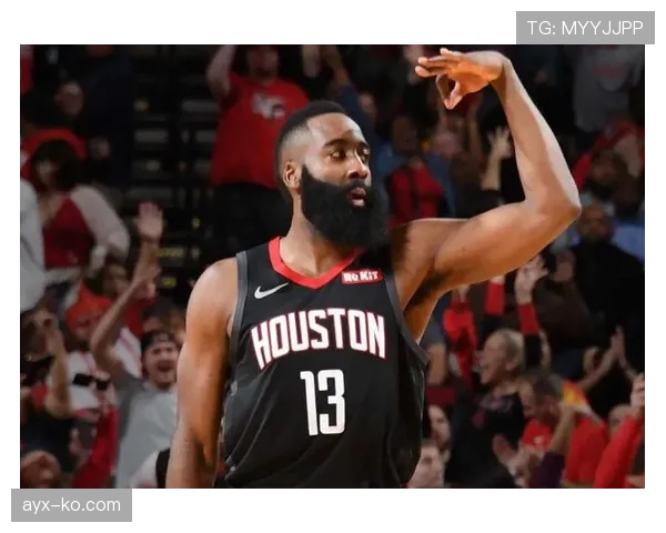 莱万多夫斯基职业生涯700球里程碑达成，状态回暖备受关注