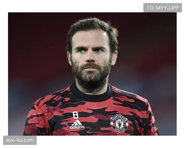 瓦伦西亚球迷抗议持续,对球队表现和赛场秩序产生现实影响 瓦伦西亚球迷抗议持续,对球队表现和赛场秩序产生现实影响