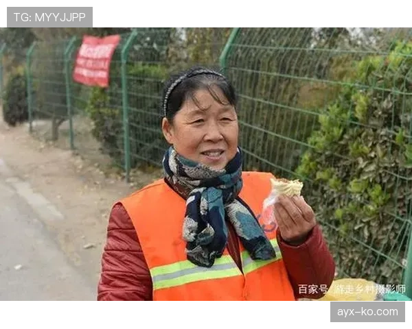 浓眉哥家里请了三个厨师轮班,就为了让他随时能吃上热饭 浓眉哥家里请了三个厨师轮班,就为了让他随时能吃上热饭